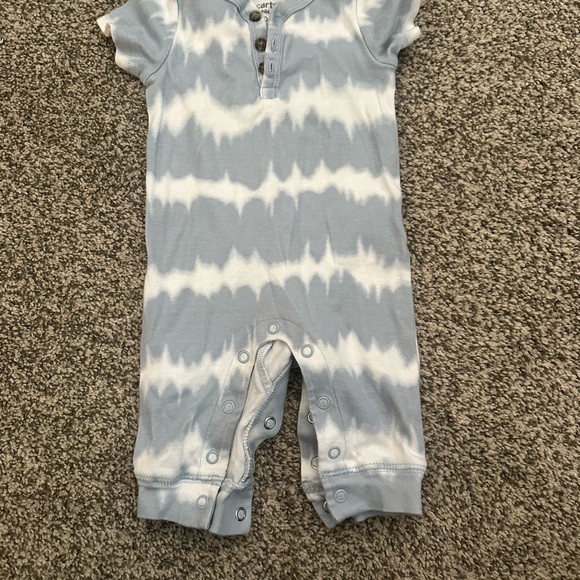 Boys lot 3 to 6 months clothes lightly used. Pet friendly. - Picture 5 of 8